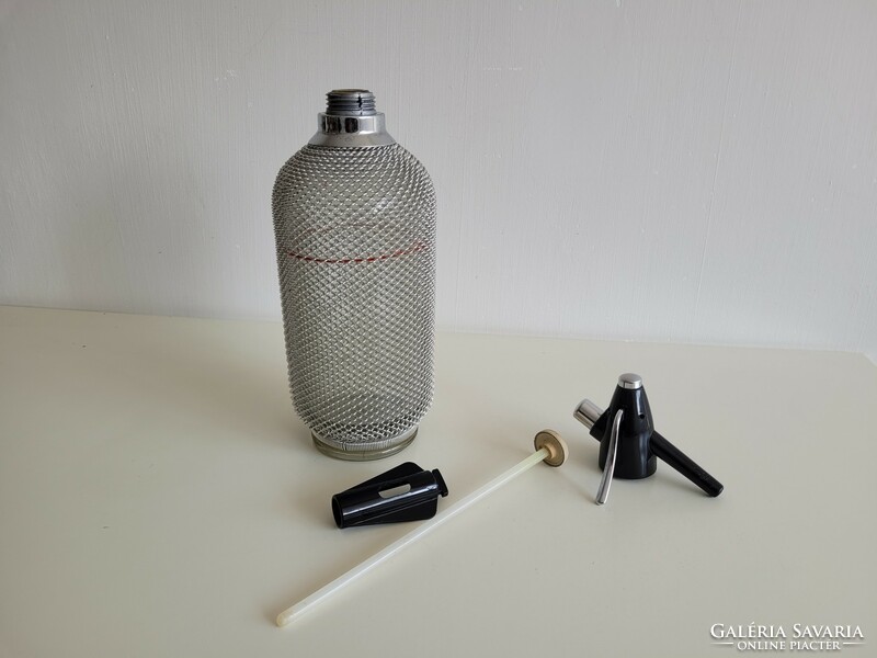 Retro hálós szódásüveg régi fémhálós nagy szódásszifon