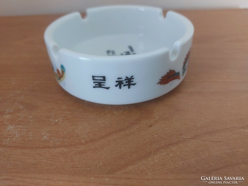 (K) nice little Chinese porcelain ashtray