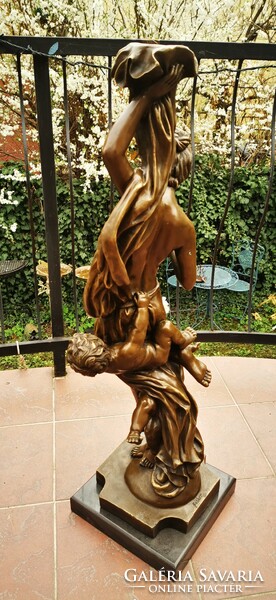 Mother with her children - monumental bronze statue