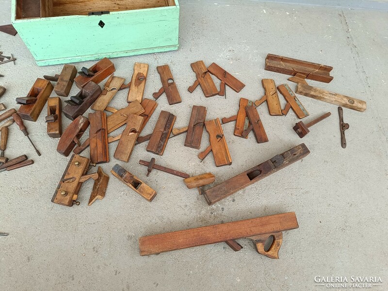 Antique carpentry industrial tools tools tool chest 728 8524