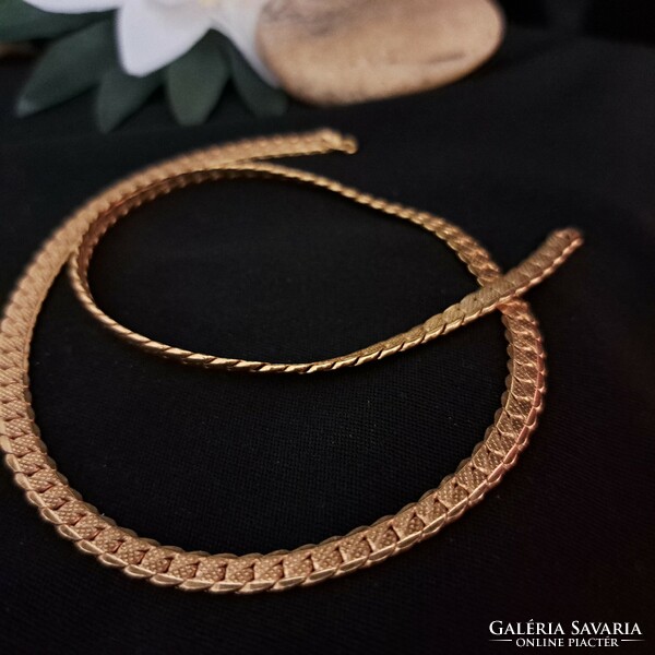 Gilded Israeli necklaces, 0.4 cm