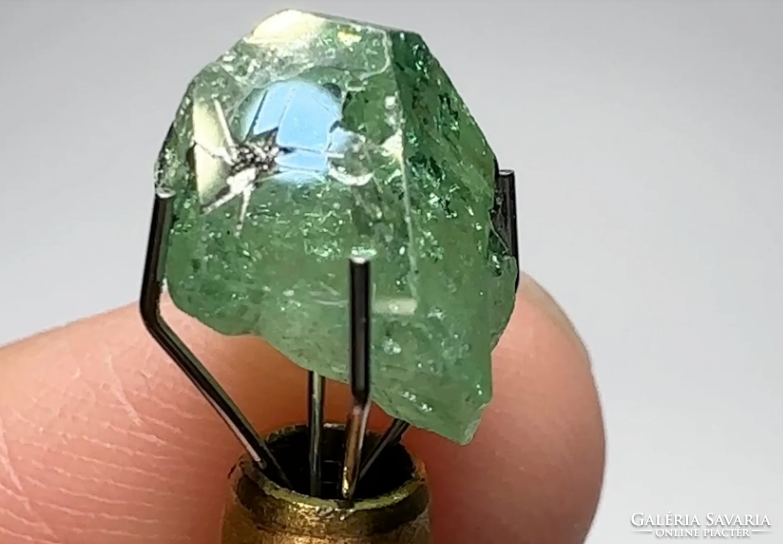 5.5Ct tsavorite crystal (Merelani. Tanzania)