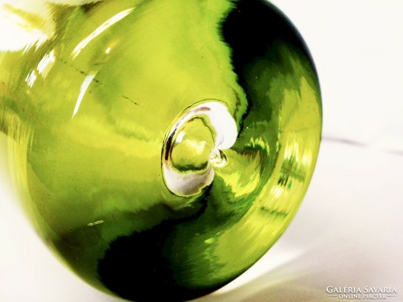 Uranium-containing neon-green artdeco vase murano, unique modern work of art rarity