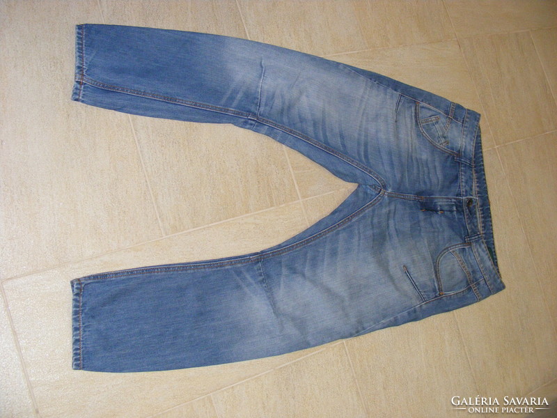 Benetton boyfriend men's jeans size 32,