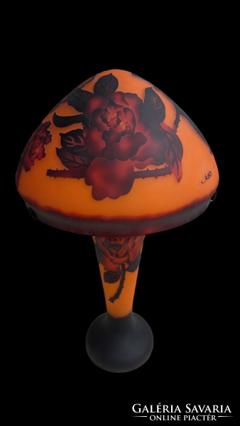 Galle glass table lamp with a rose pattern