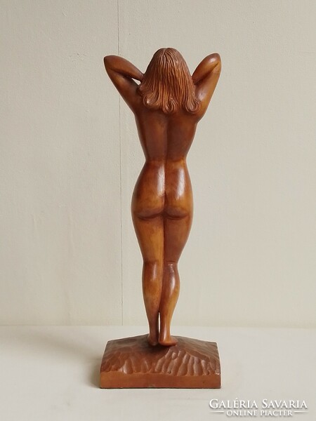 Faragott fa álló női akt szobor 36,5 cm, Maugsch Gyula szobra alapján, Lux Elek réztábla a talpon