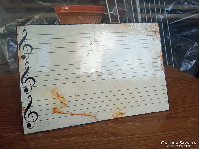 Enamel board with musical notes