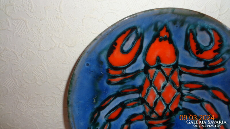 Retro crab wall plate, signed, nice piece, 22 cm
