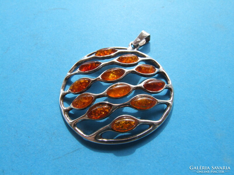 Silver pendant with amber (220313)