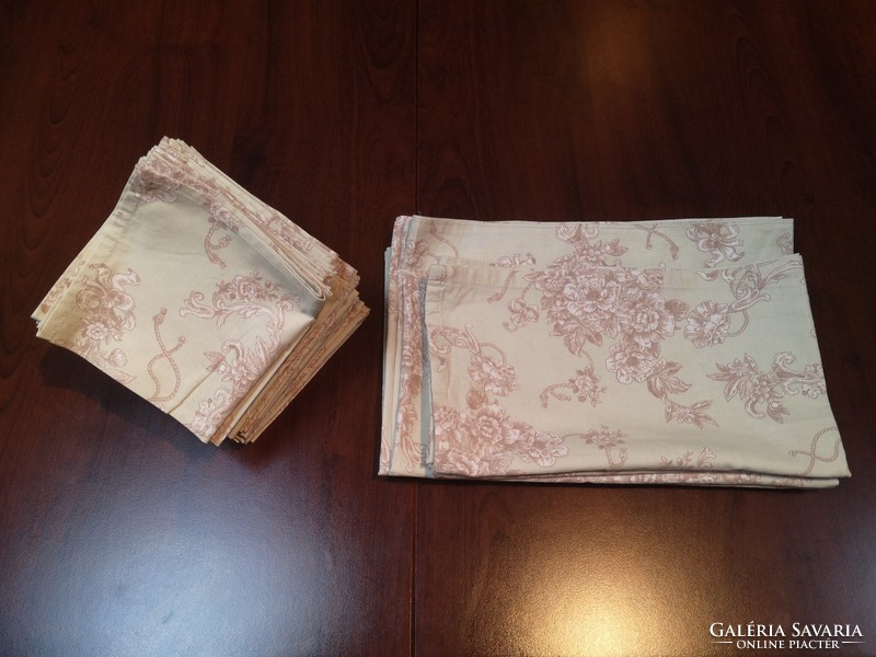 1 cotton-canvas table runner with 6 napkins