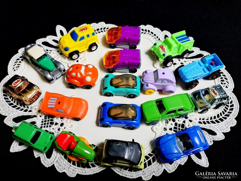 18 kinder figures: cars