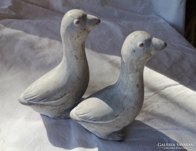 2 heavy clay geese 15 cm high