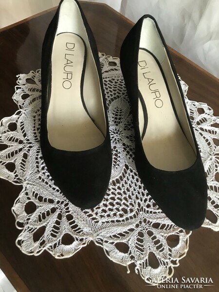 Black inverted leather sole shoes