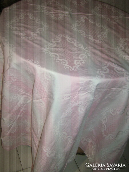 Beautiful vintage pink-white baroque patterned damask duvet cover