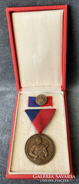Worker's guard award for faithful service to the homeland with ribbon and miniature in box