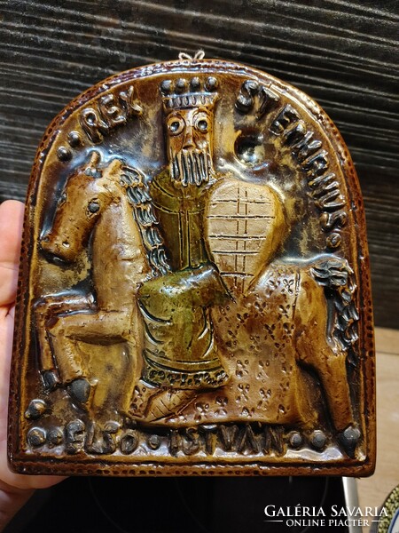 I.István király  kerámia falidísz                 lovag dombormű