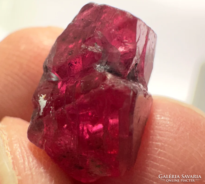Red spinel crystal - 13.48Ct - not heat treated