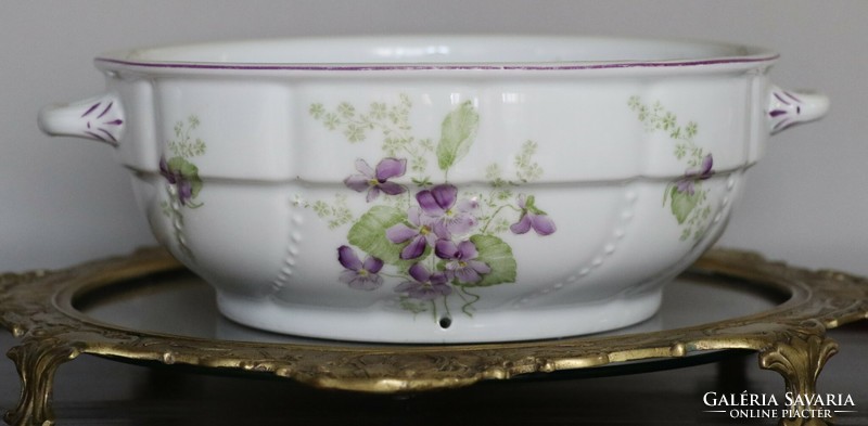 Violet cake plate, wall plate