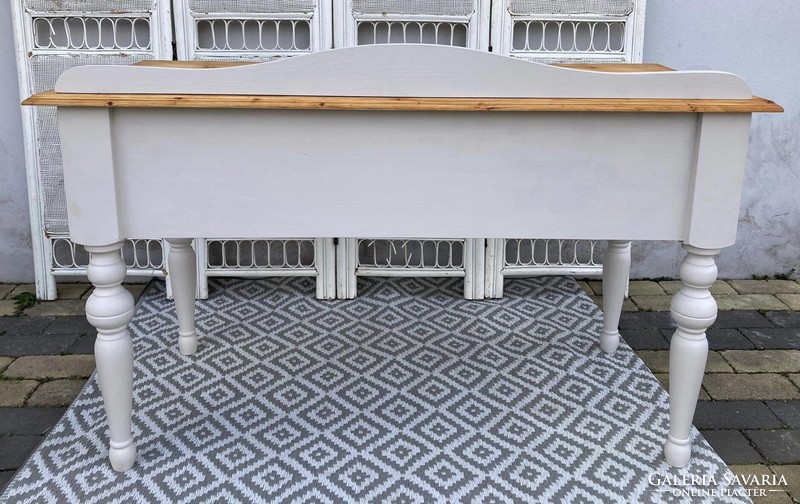 Rusztikus felépítményes íróasztal, a Felépítményt falra kell akasztani , Öntöttvas fogantyúkkal