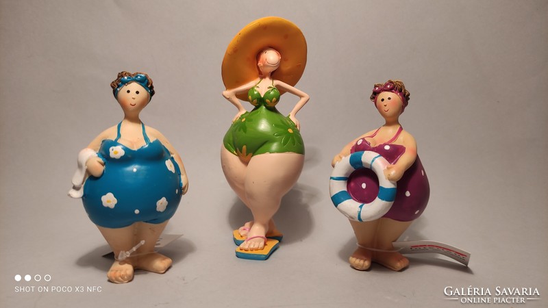 Beaching woman statue 3 pieces together with charming swimsuit figures
