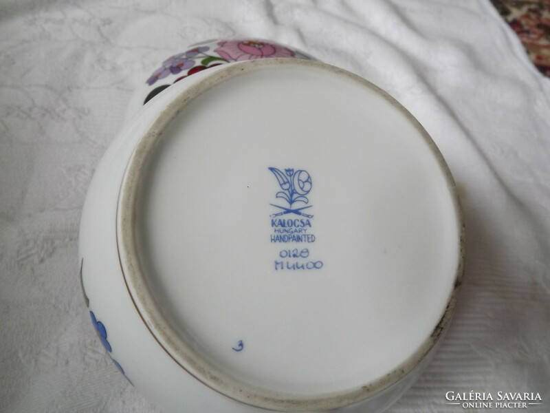 Kalocsai porcelain box 12 cm