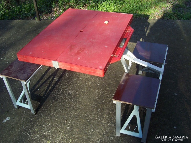 Bag camping table and chairs