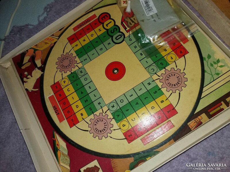 Old mind-bending board game minerva edition in good condition as shown in the pictures