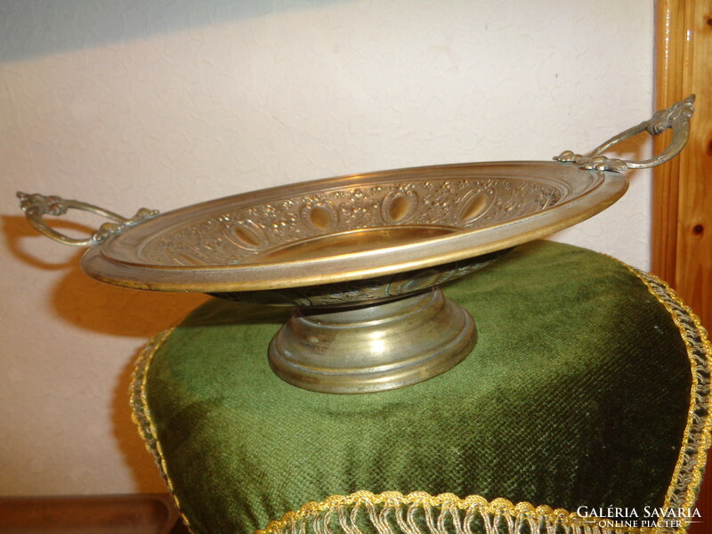 Centerpiece - offering, made of yellow copper, beautiful showy object, 25 cm + tongs