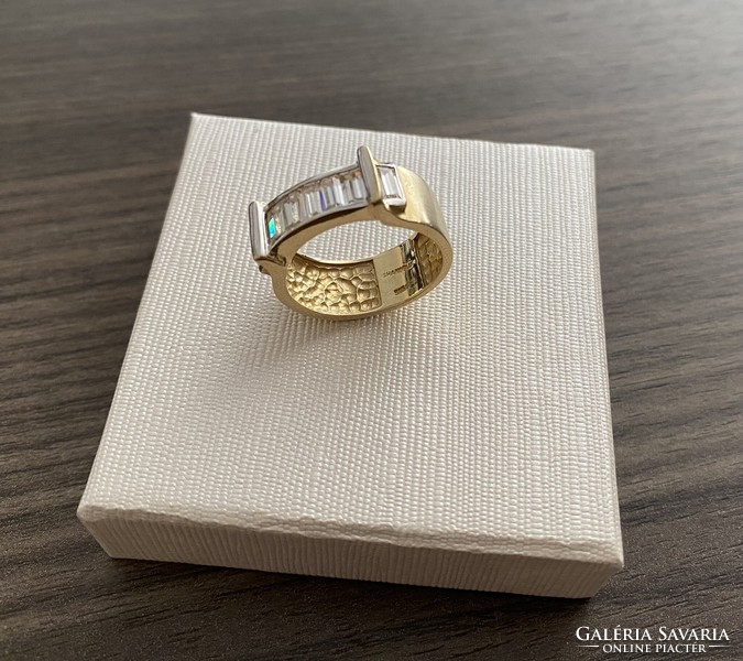 14K gold ring with sapphire
