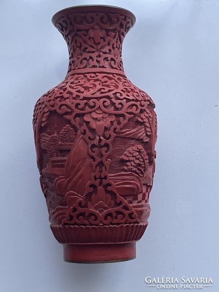 Nagyon szép Kinai cínober aprólékosan faragott váza.