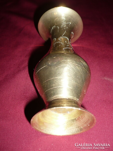 Réz kis váza, 10,5 cm.-s indiai kézműves réz dísztárgy