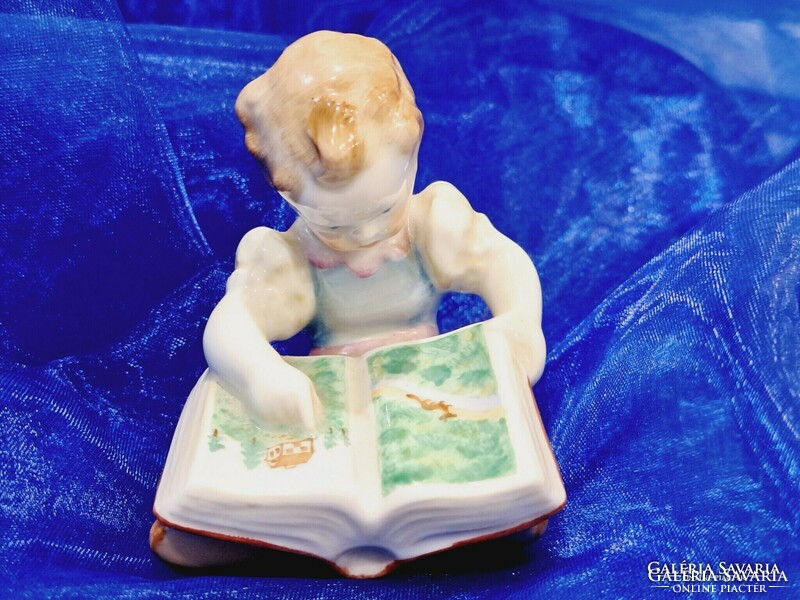 Herendi porcelán,mesekönyvet olvasó kislány.