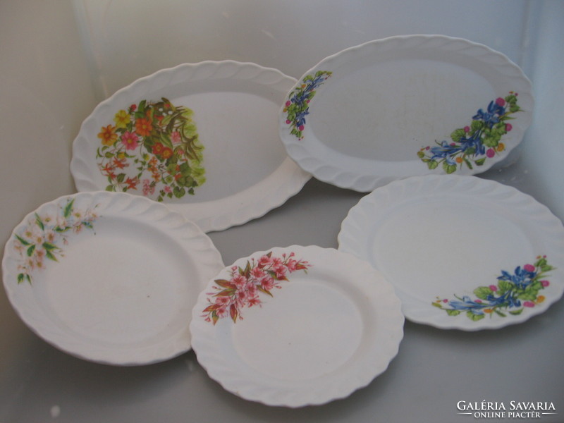 Retro Turkish melamine flower plates from the Polish market