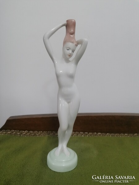 Aquincum porcelán Fésülködő női akt szobor