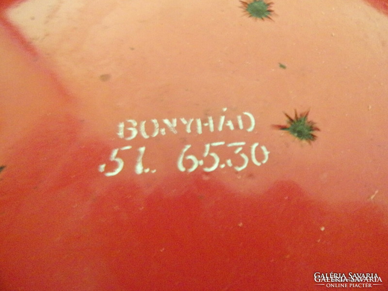 In a 5 L oil can from Bonyhád