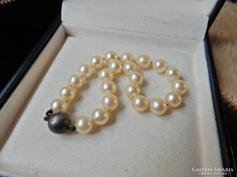 Akoya pearl bracelet with silver ball clasp