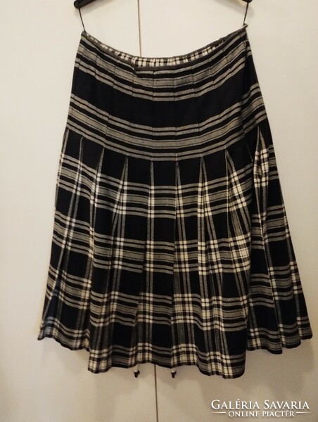 Vintage pleated skirt