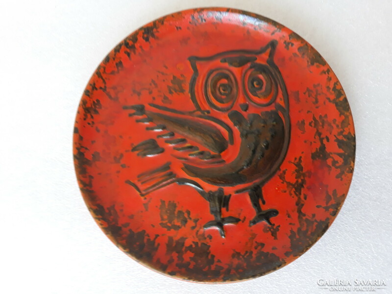 Retro lakehead ceramic wall plate with an owl pattern