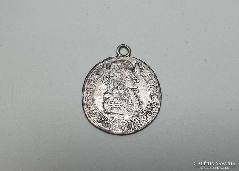 Silver 15-kray money pendant from the 1680s.