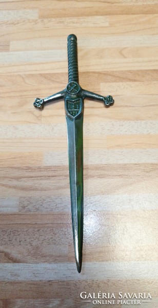 Sword-shaped leaf opener
