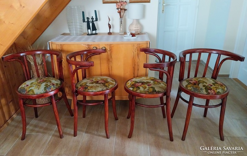 Four special thonet (character?) Chairs!