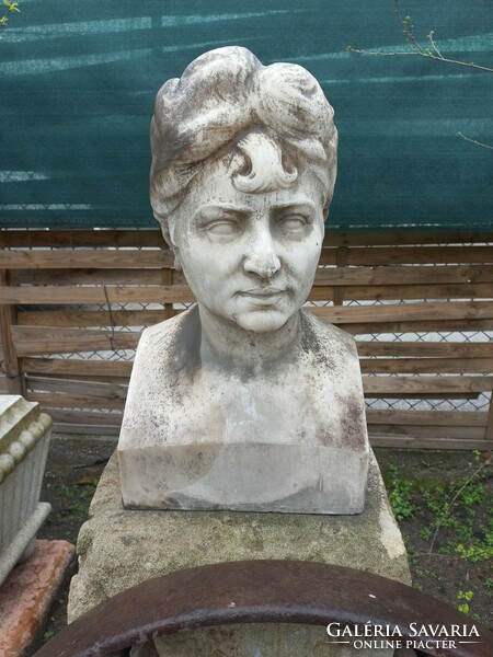 Antique marble bust