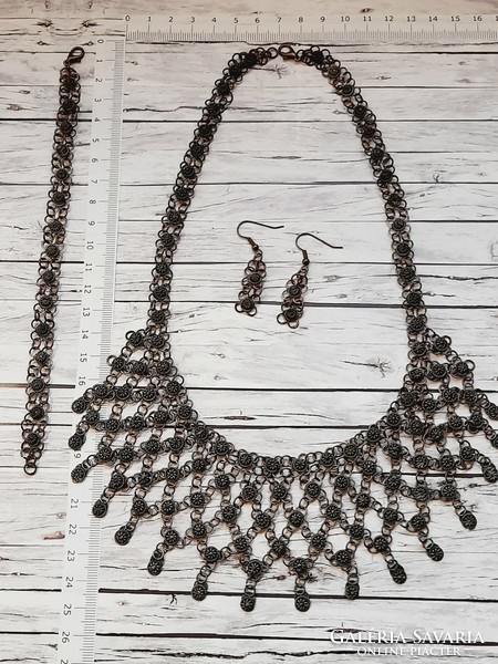 Retro metal collar, necklace, earrings, bracelet