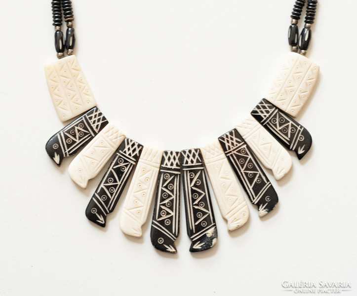 Vintage ethno nyaklánc - faragott és festett csont collier - bohém etno boho folk art indián inuit