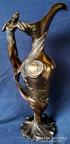 Dt/394 - a beautiful Veronese Art Nouveau decanter