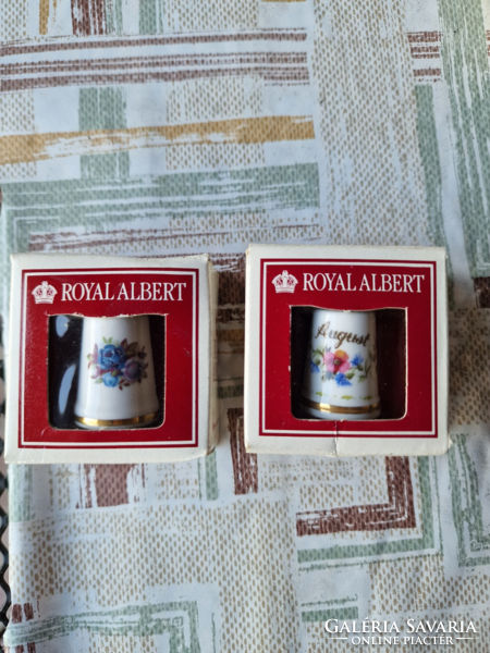 Royal Albert  igen értékes gyűszűk jelzet