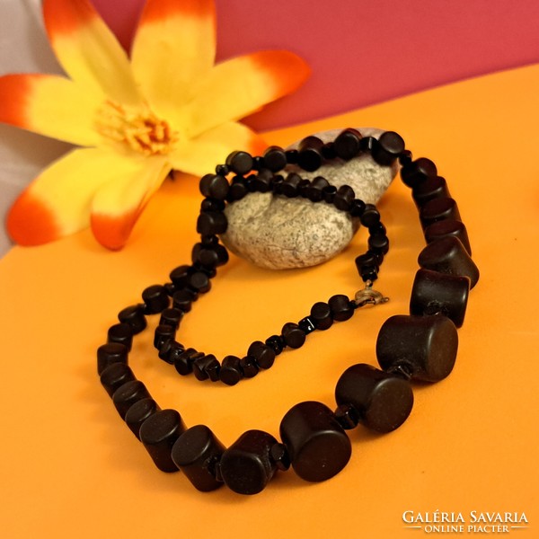 Onyx string of beads.