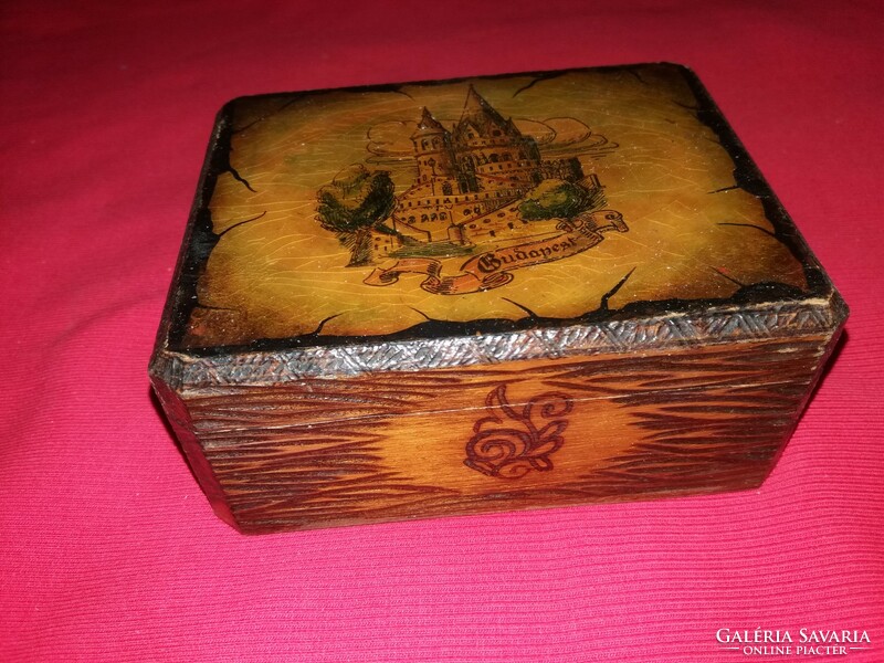 Beautiful antique wooden gift box hand painted Budapest 13 x 10 x 7 cm according to the pictures