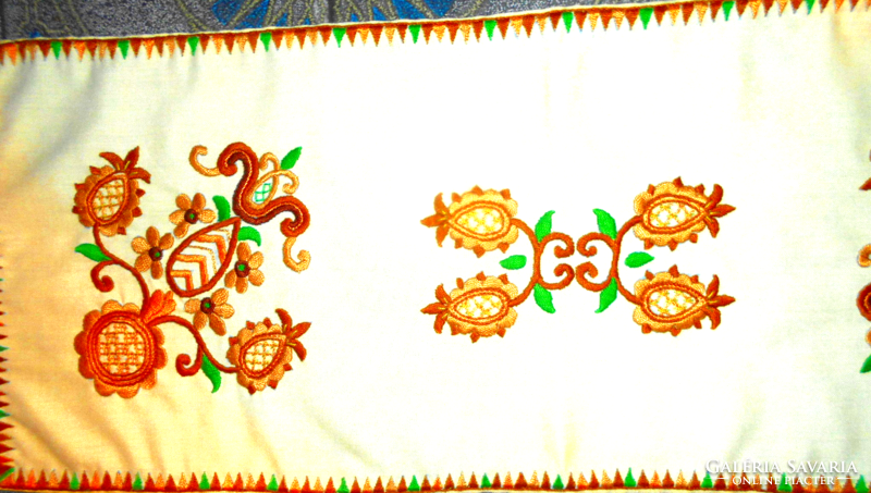 Embroidered tablecloth, runner 73 cm x 28 cm - professionally made needlework