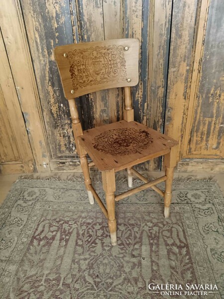 Special wooden chair, burnished pattern good shape, early 20th century decorative chair, with copper studs
